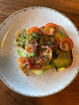 Tosta tomate e abacate  at Seiva Restaurante in Matosinhos