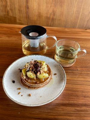 Panqueca maçã assada  at Seiva Restaurante in Matosinhos