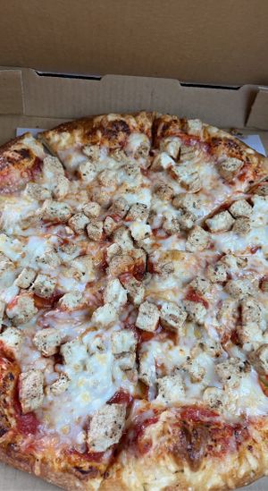 Follow Your Heart Cheese and Vegan Chick’n   at Rudy's Pizza in Portland