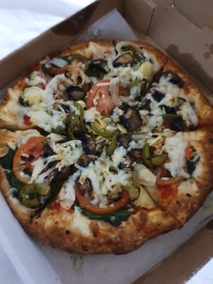 vegan pizza at Rudy's Pizza in Portland