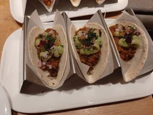 Vegan chili tacos with avocado emulsion and pico de gallo at Season in Barcelona