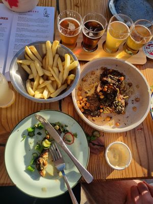 Had a really delicious dinner at little creatures. My partner is vegan and I eat mostly vegetarian, we ordered a few of the sharing plates (eggplant, chips & brocollini). YUM. at Little Creatures in Fremantle