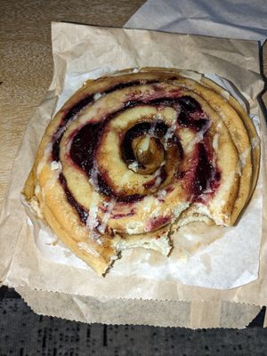 Marionberry cinnamon roll (vegan, contains gluten) at Angeline's Bakery and Cafe in Sisters