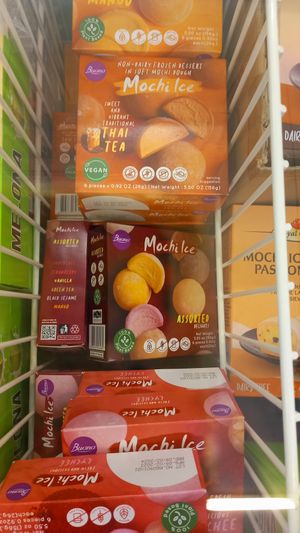 vegan mochi ice cream in different flavours at Lili Markt in Vienna