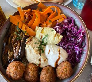 Beyrouth poké bowl at Les Amis in Corsica