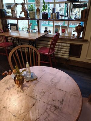 Downstairs at Tea Inc in Devizes