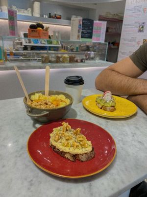 açai and toasts at Açai Sisters - Maybe closed in Rome