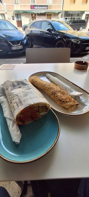 Burrito de seitan e panqueca at Upcafe in Split