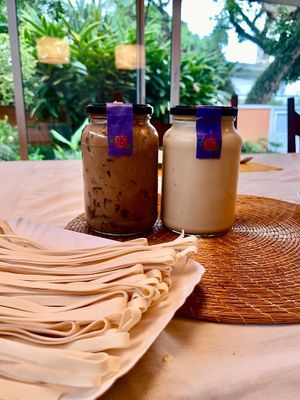 Os molhos vem assim, é super fácil de montar! E a massa fresca é uma deliciaaa at Di Piante in Sao Paulo