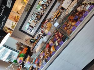 Vitrine at Ullmann's Zuckerbäckerei in Vienna