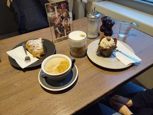 at Ullmann's Zuckerbäckerei in Vienna