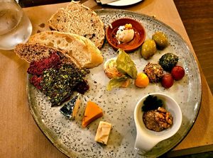 Cheese platter at Lucky Leek in Berlin