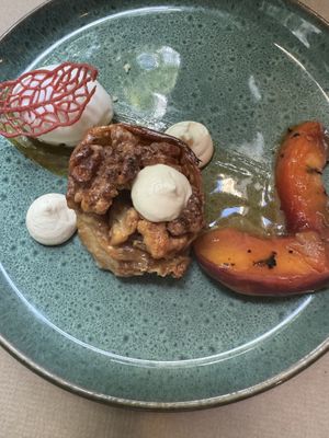 Pastel de nata, tonka bean, walnut, grilled nectarine, lime sour cream ice  at Lucky Leek in Berlin