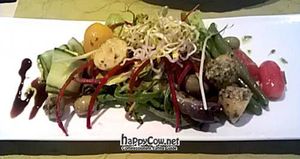 Salade NiÃ§oise with Nori-Cucmber Rolls, Marinated Cherrytomatoes, Green Beans, Pesto Potatoes at Lucky Leek in Berlin