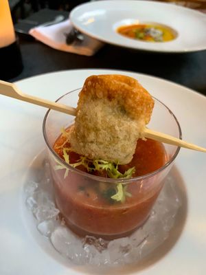 Deep fried tortellini and tomato/apricot gazpacho at Lucky Leek in Berlin