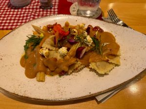Ravioli mit Kürbissoße 🎃   at Berggasthof Höchsten in Illmensee