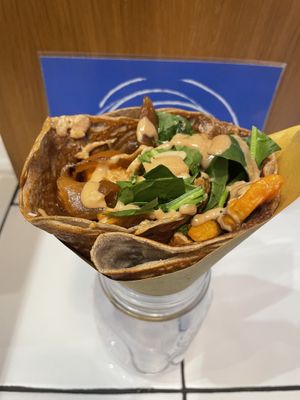 Washington Vegan con Burro d’arachidi, patate dolci, cipolle in agrodolce , mandorle e spinaccini!!!   at Crepes House by PePe in Venice