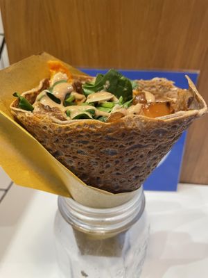 Washington Vegan con Burro d’arachidi, patate dolci, cipolle in agrodolce , mandorle e spinaccini!!!   at Crepes House by PePe in Venice