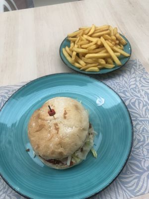 "Bacon-cheese” burger with fries   at Fast Vegan in Fuengirola