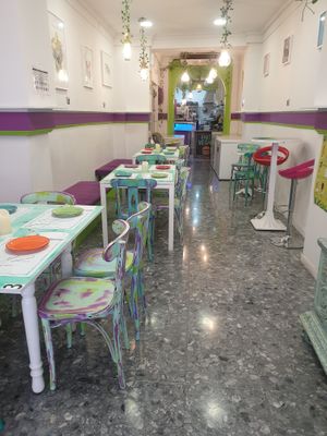 Inside at Fast Vegan in Fuengirola