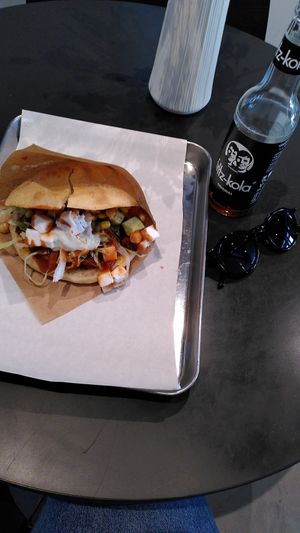 For em gainz (im Brot) & Fritz Cola at Nøne Meat in Hamburg