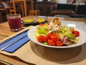 Ensalad con ricotta (tofu) y nuez (walnuts) at Paprika in Granada