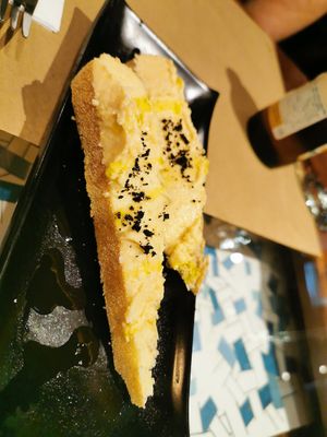 Complimentary starters at Paprika in Granada