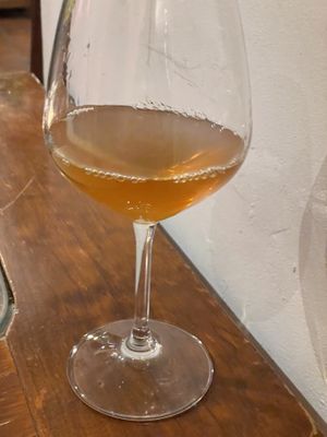 Un vino bastante raro (me han dado para probar antes de pedirlo porque se sale bastante de los estándares)  at Paprika in Granada