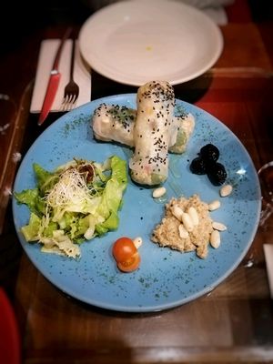 summer rolls with quinoa at Paprika in Granada