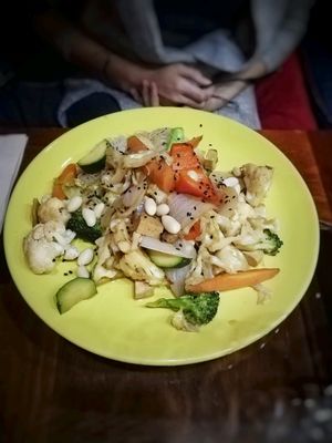 wok veggies at Paprika in Granada