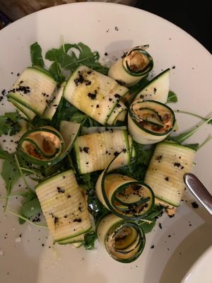 Rollos de calabacín 😋 at Paprika in Granada