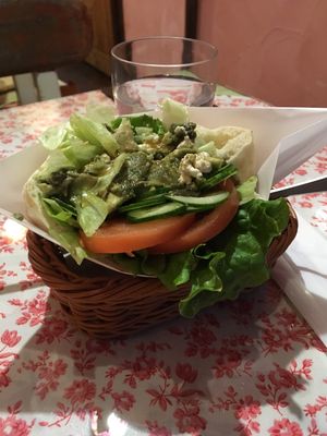 酪梨皮塔餅 at Falafel Garden in Kyoto