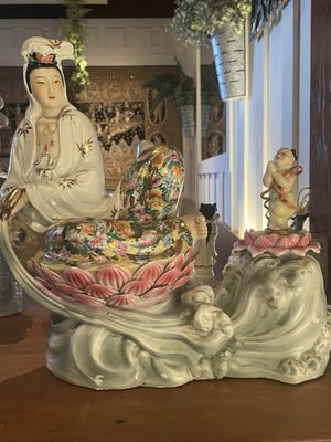 Kuan Yin at Araya's Place - University District in Seattle