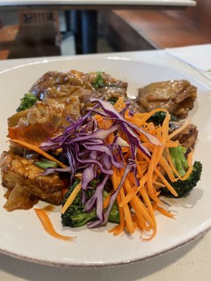 Pad sew ieh  at Araya's Place - University District in Seattle