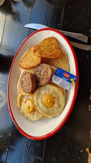 Vegan stack at Lonely Hearts Cafe in Berlin