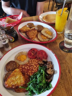  at Lonely Hearts Cafe in Berlin