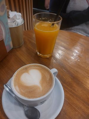 Coffee and Orange juice at SANTA coffee in Malaga