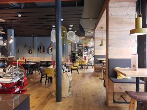 Interior at Bar & Restaurant B5 in Burgdorf