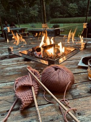 Tavolo con braciere at River Oglio Bike Bar in Darfo Boario Terme
