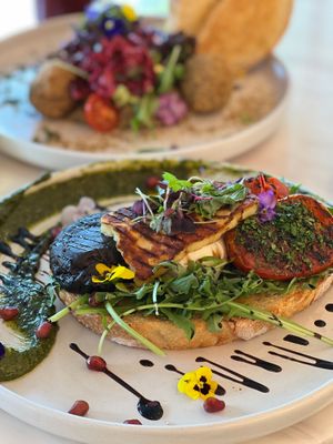  at Cafe Vianee in Miranda