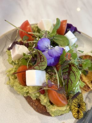 Vegan avocado toast   at Cafe Vianee in Miranda