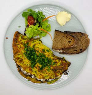 Omelette mit Gemüse at Kaffeemacherei in Frankfurt