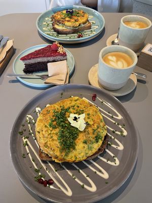 Avo toast + omelette   at Kaffeemacherei in Frankfurt