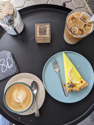 coffee and lemon cake at Kaffeemacherei in Frankfurt