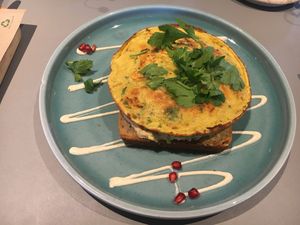 Omelet and avacado on sourdough bread at Kaffeemacherei in Frankfurt