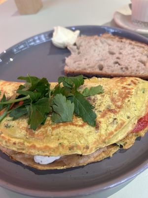 Omelette mit Gemüse  at Kaffeemacherei in Frankfurt