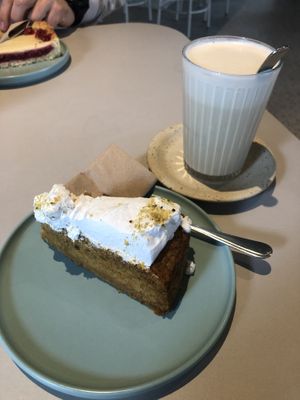 Carrot cake and chai latte   at Kaffeemacherei in Frankfurt