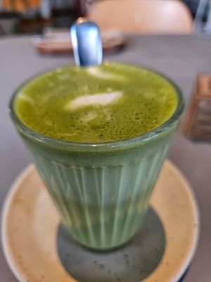 Matcha Latte at Kaffeemacherei in Frankfurt
