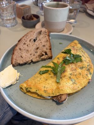 Omelett mit Gemüse   at Kaffeemacherei in Frankfurt
