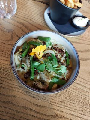 Tuinkruiden orzo, patat met vegan mayo at BUCK Bar Kitchen in Boskoop